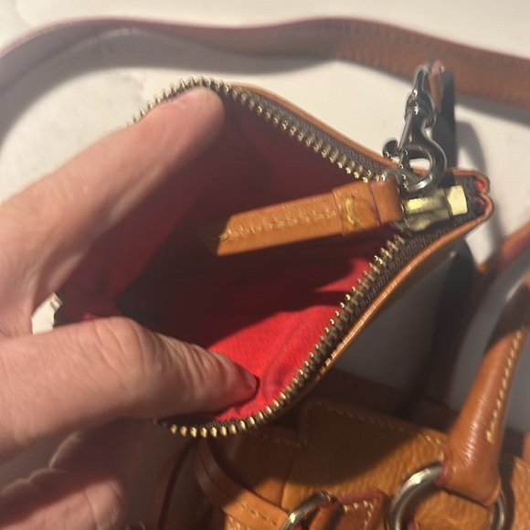 Dooney & Bourke Brown Pebble Leather Handbag & Crossbody w/ wallet & accessories - Picture 3 of 7